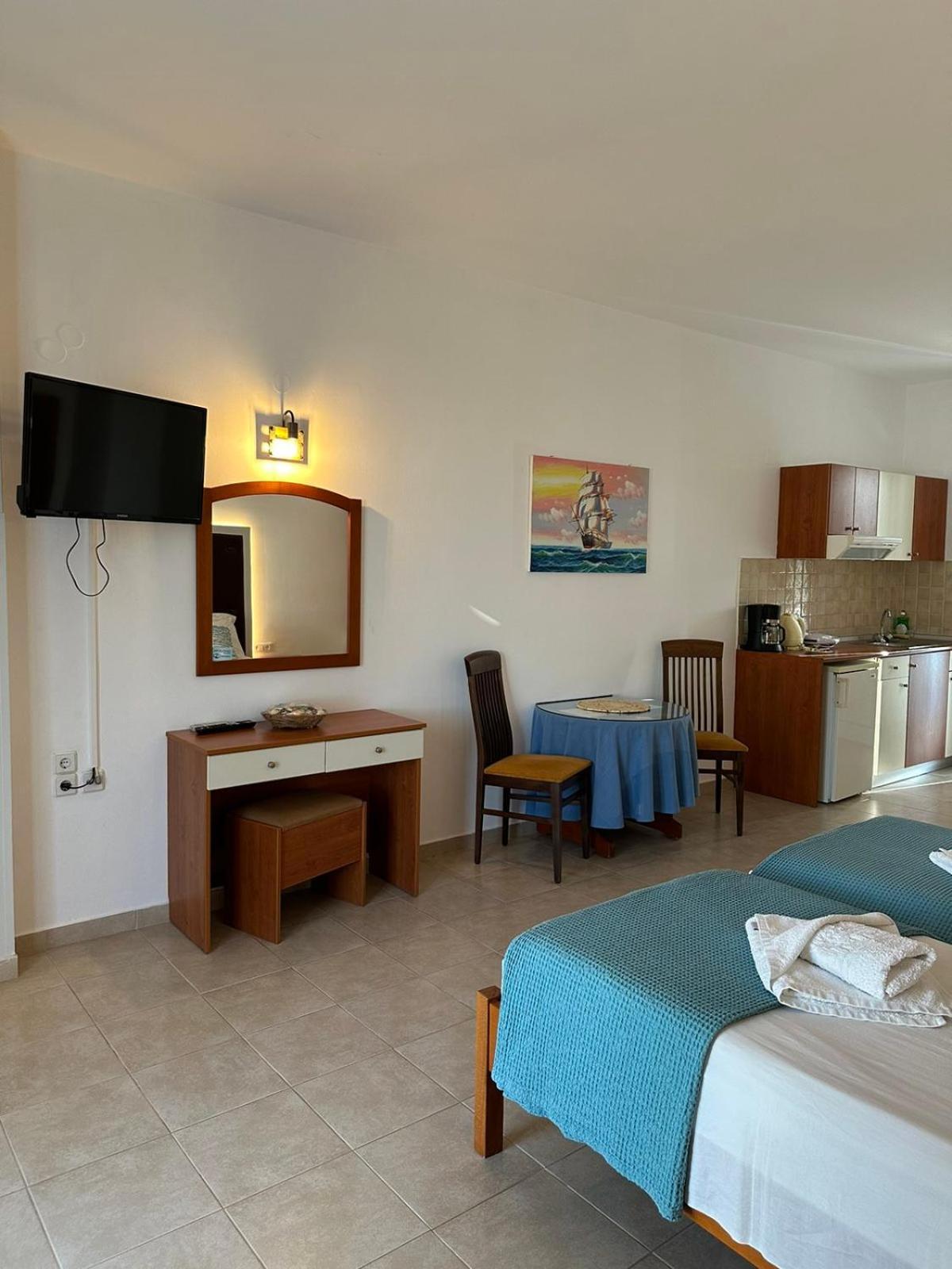 Apollonio Suites & Rooms Faliraki Rhodes Quarto foto